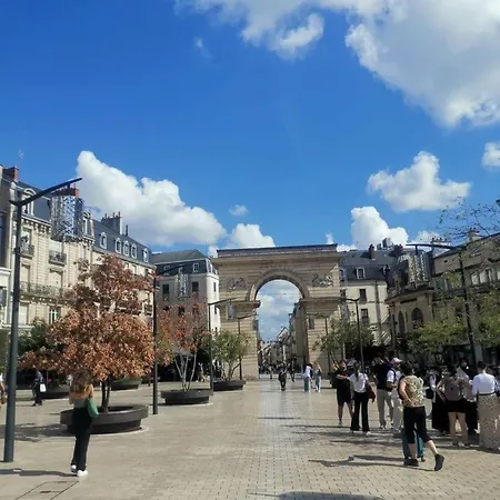 Rouge - Au Coeur De La Lejlighed